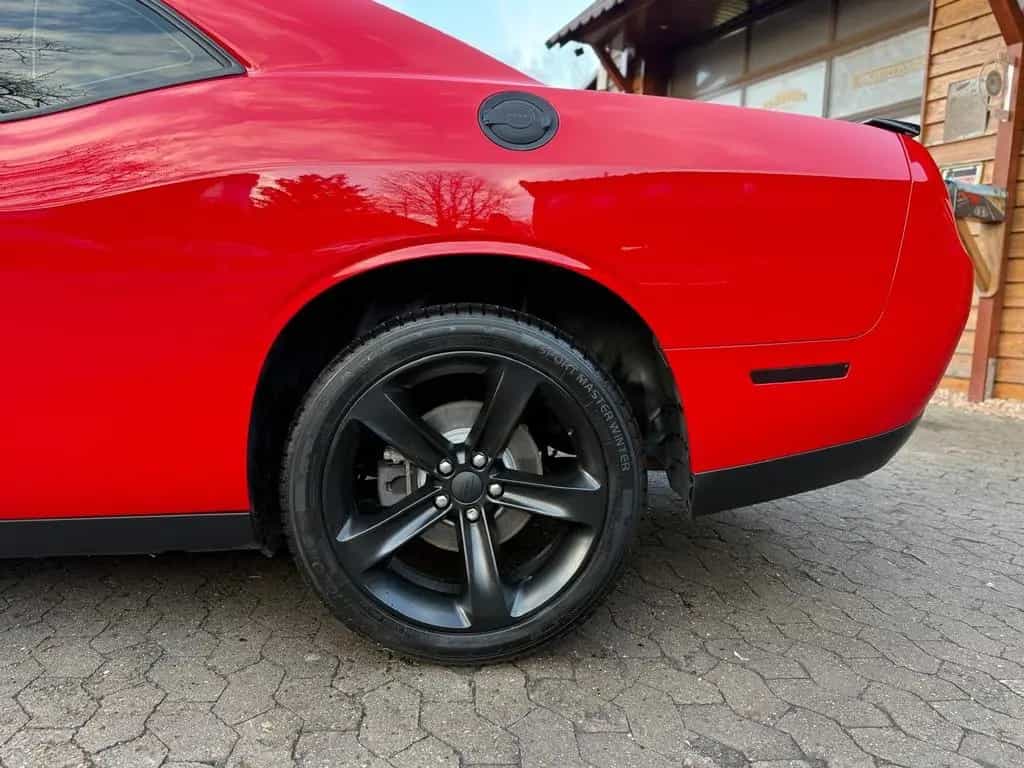 Dodge Challenger 5,7 V8*SRT KIT*LEDER*NAVI*KEYLESS*GARNTIE*SERVIC 11/2020-photo-29