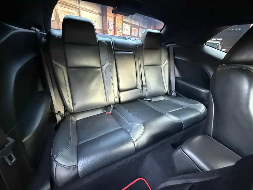 Dodge Challenger 5,7 V8*SRT KIT*LEDER*NAVI*KEYLESS*GARNTIE*SERVIC 11/2020-photo-36