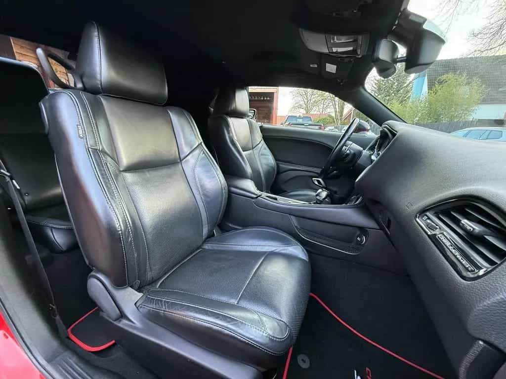 Dodge Challenger 5,7 V8*SRT KIT*LEDER*NAVI*KEYLESS*GARNTIE*SERVIC 11/2020-photo-37