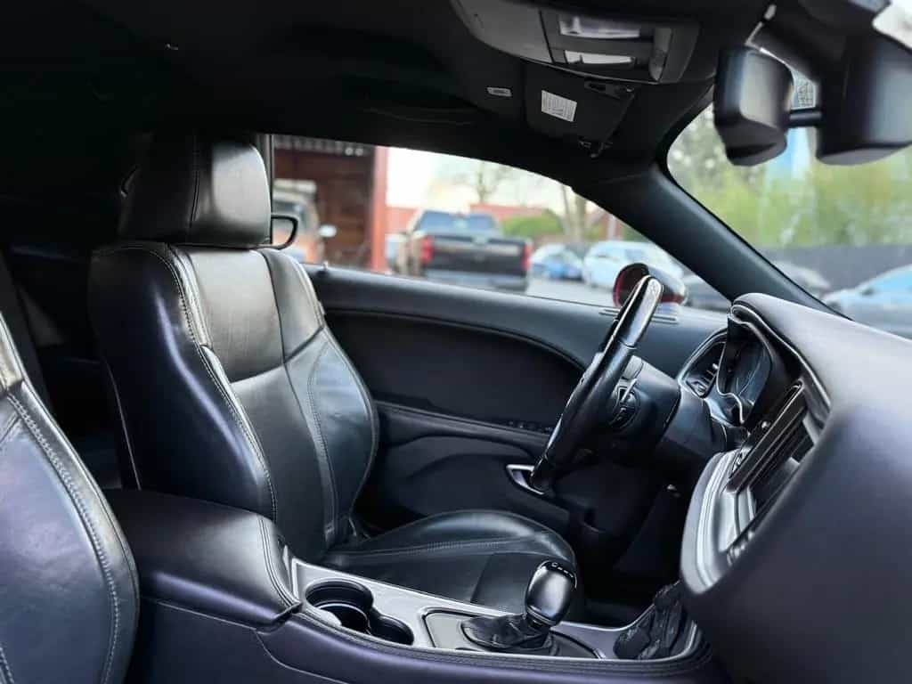 Dodge Challenger 5,7 V8*SRT KIT*LEDER*NAVI*KEYLESS*GARNTIE*SERVIC 11/2020-photo-38