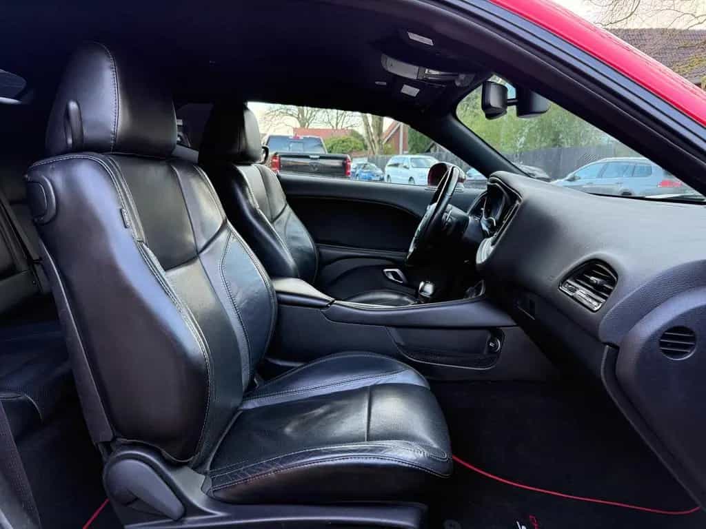 Dodge Challenger 5,7 V8*SRT KIT*LEDER*NAVI*KEYLESS*GARNTIE*SERVIC 11/2020-photo-39