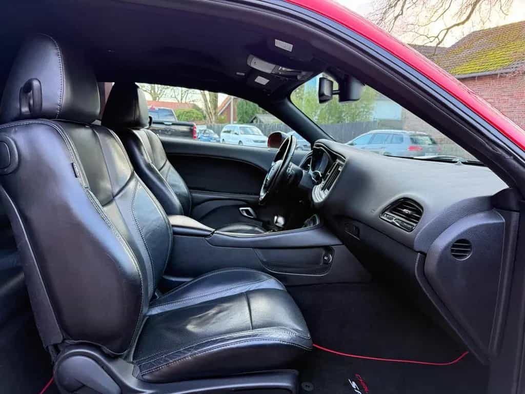 Dodge Challenger 5,7 V8*SRT KIT*LEDER*NAVI*KEYLESS*GARNTIE*SERVIC 11/2020-photo-41