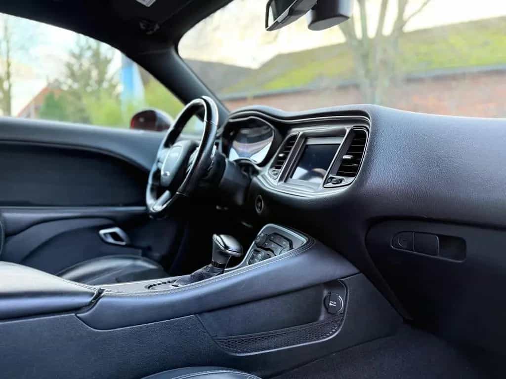 Dodge Challenger 5,7 V8*SRT KIT*LEDER*NAVI*KEYLESS*GARNTIE*SERVIC 11/2020-photo-43