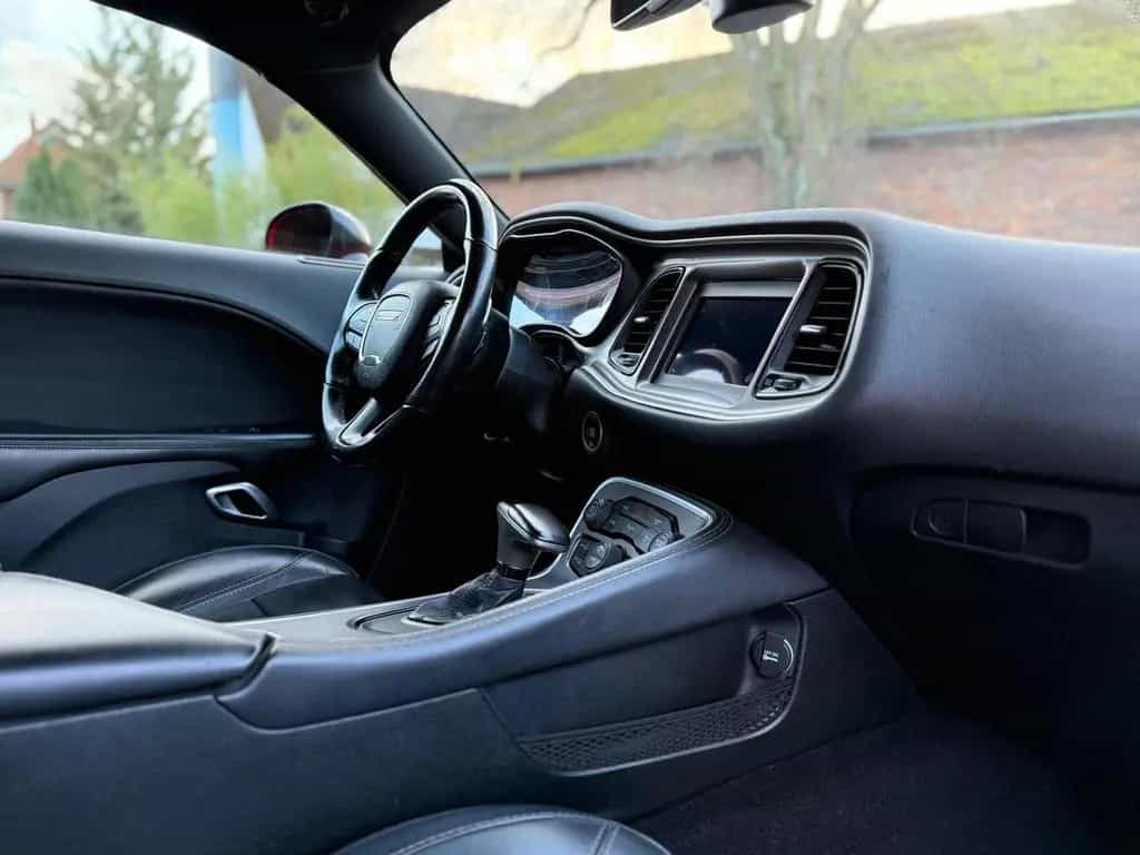 Dodge Challenger 5,7 V8*SRT KIT*LEDER*NAVI*KEYLESS*GARNTIE*SERVIC 11/2020-photo-44