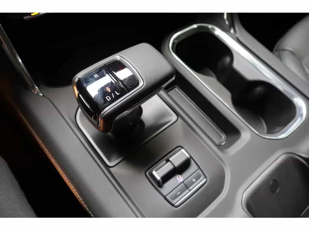 GMC Sierra DENALI 4X4 6.2 V8 Vollausstattung null-photo-29