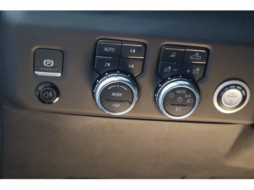 GMC Sierra DENALI 4X4 6.2 V8 Vollausstattung null-photo-33