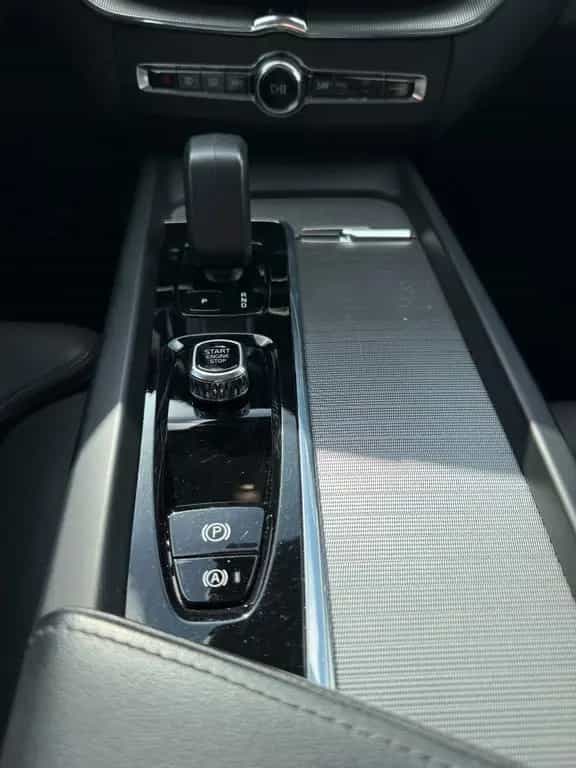 Volvo XC60 B4 AWD PLUS DARK+LEDER+NAVI+PANO+HK SOUND 03/2023-photo-10