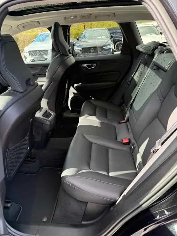 Volvo XC60 B4 AWD PLUS DARK+LEDER+NAVI+PANO+HK SOUND 03/2023-photo-12