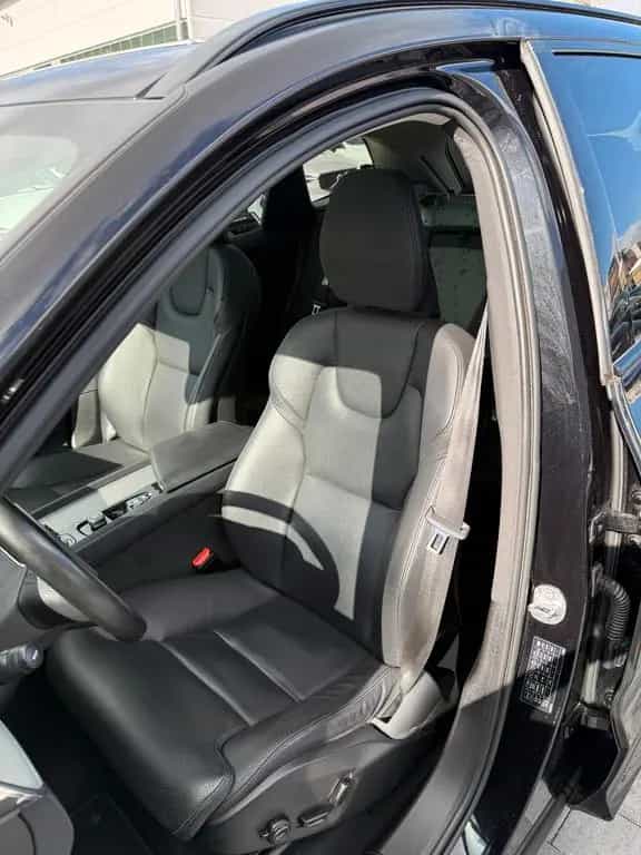 Volvo XC60 B4 AWD PLUS DARK+LEDER+NAVI+PANO+HK SOUND 03/2023-photo-8