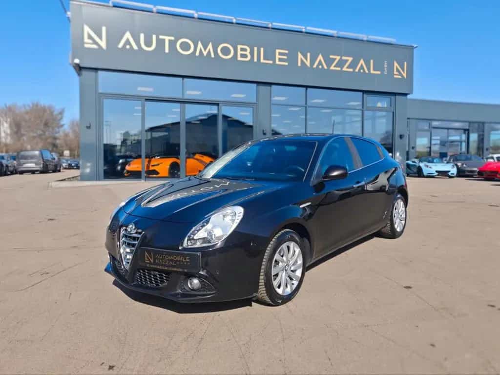 Alfa Romeo Giulietta TURISMO *8-FACH*SHZ*AUT*LED* 02/2016-photo-0
