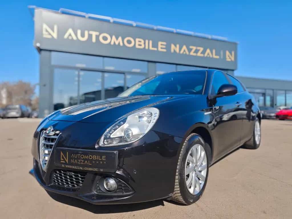 Alfa Romeo Giulietta TURISMO *8-FACH*SHZ*AUT*LED* 02/2016-photo-1