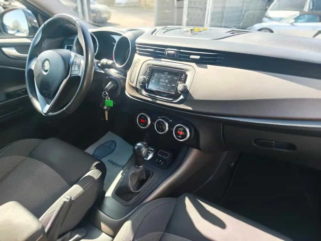 Alfa Romeo Giulietta TURISMO *8-FACH*SHZ*AUT*LED* 02/2016-photo-15