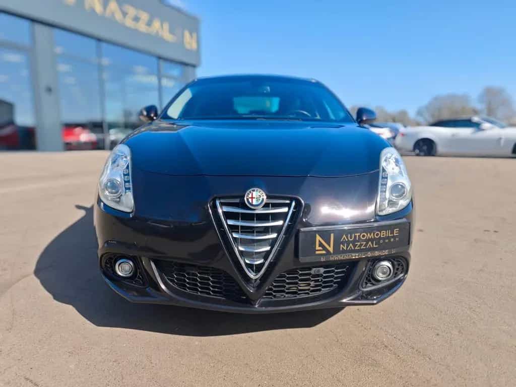 Alfa Romeo Giulietta TURISMO *8-FACH*SHZ*AUT*LED* 02/2016-photo-2