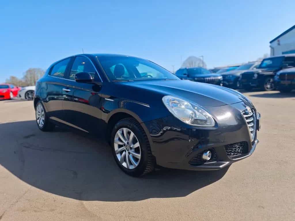 Alfa Romeo Giulietta TURISMO *8-FACH*SHZ*AUT*LED* 02/2016-photo-3