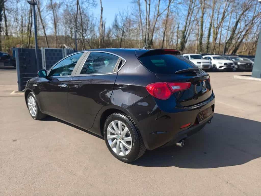 Alfa Romeo Giulietta TURISMO *8-FACH*SHZ*AUT*LED* 02/2016-photo-7
