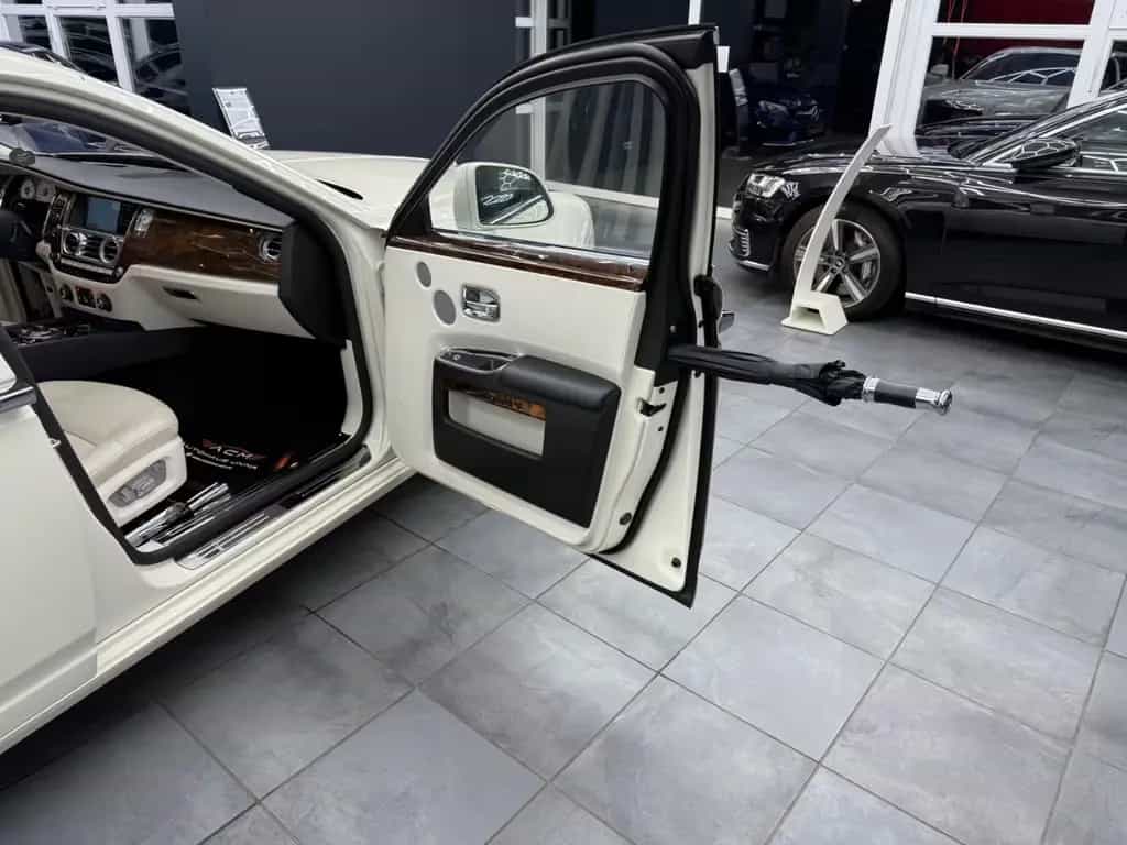 Rolls-Royce Ghost V12 *Pano*Massage*RearSeat*ACC*TV*HUP*LIFT 05/2012-photo-40