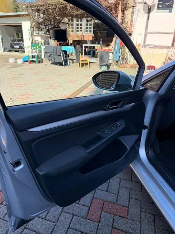 Volkswagen Golf VIII Lim. Life 1,5 eTSI 09/2020-photo-13