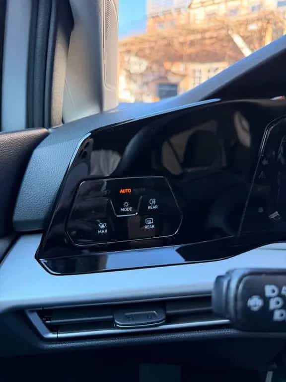 Volkswagen Golf VIII Lim. Life 1,5 eTSI 09/2020-photo-20