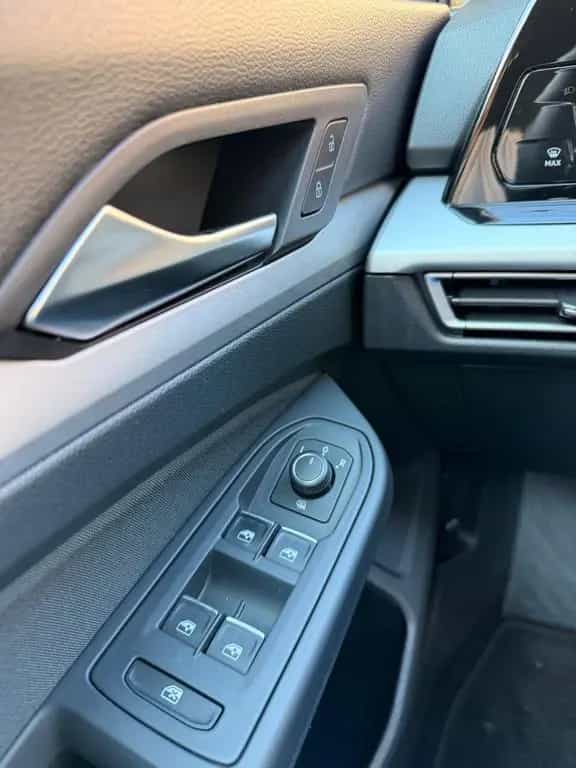 Volkswagen Golf VIII Lim. Life 1,5 eTSI 09/2020-photo-21