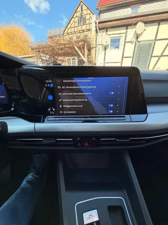 Volkswagen Golf VIII Lim. Life 1,5 eTSI 09/2020-photo-29