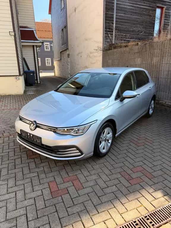 Volkswagen Golf VIII Lim. Life 1,5 eTSI 09/2020-photo-3