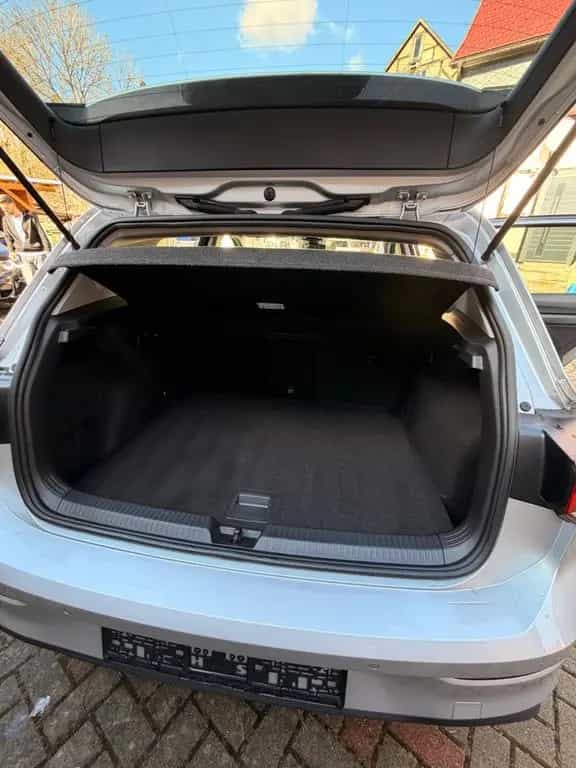 Volkswagen Golf VIII Lim. Life 1,5 eTSI 09/2020-photo-32