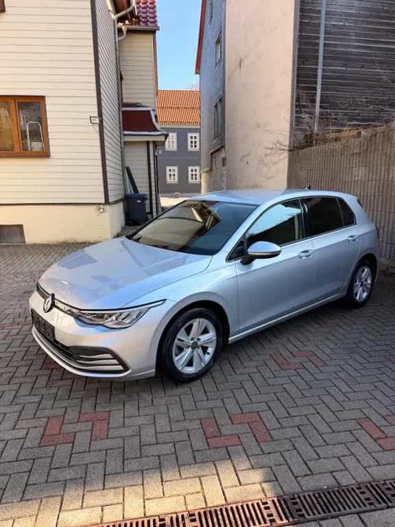 Volkswagen Golf VIII Lim. Life 1,5 eTSI 09/2020-photo-4
