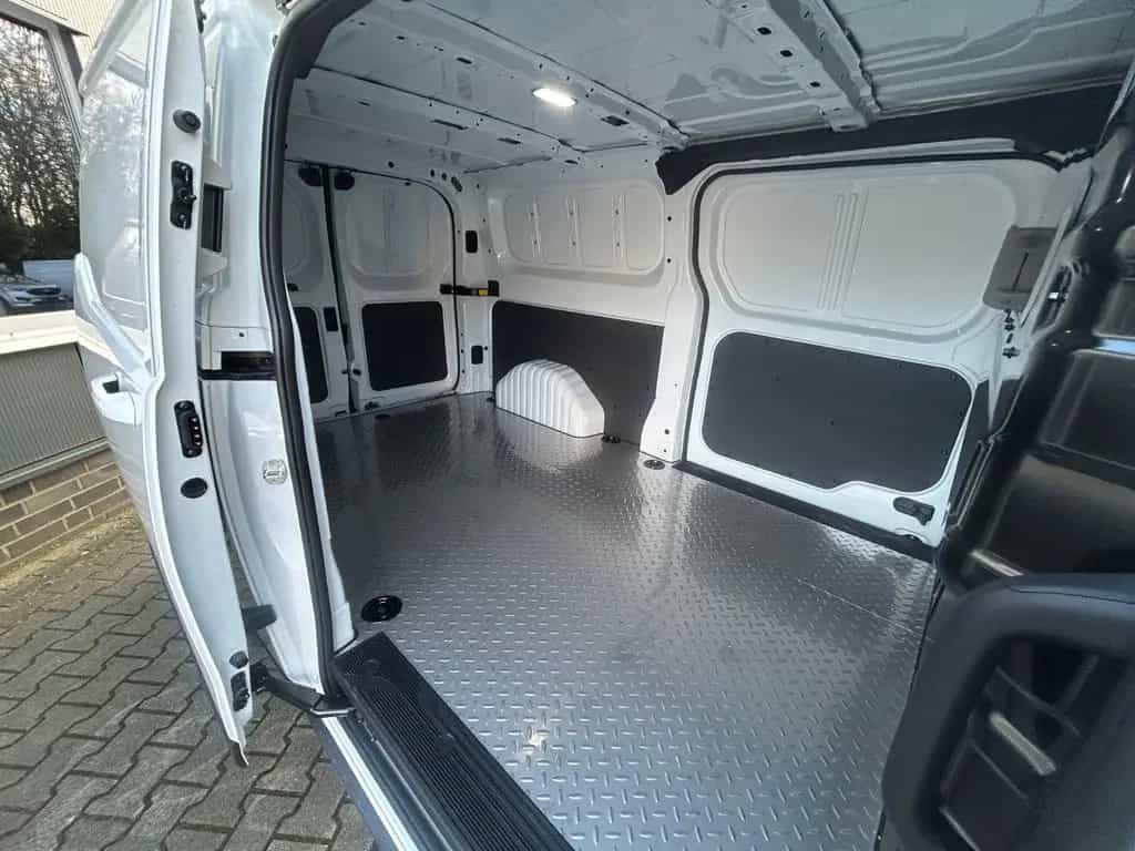 Maxus Deliver 7 Kasten L2H1 3,5t 2.0 TDCi 108 kW null-photo-4