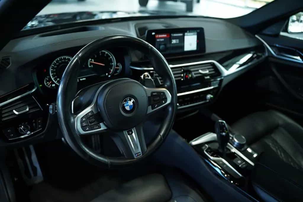 BMW 5 Series 530 i Limousine M Sport *20 *GSD *HK *H-UP*LED* 06/2017-photo-29