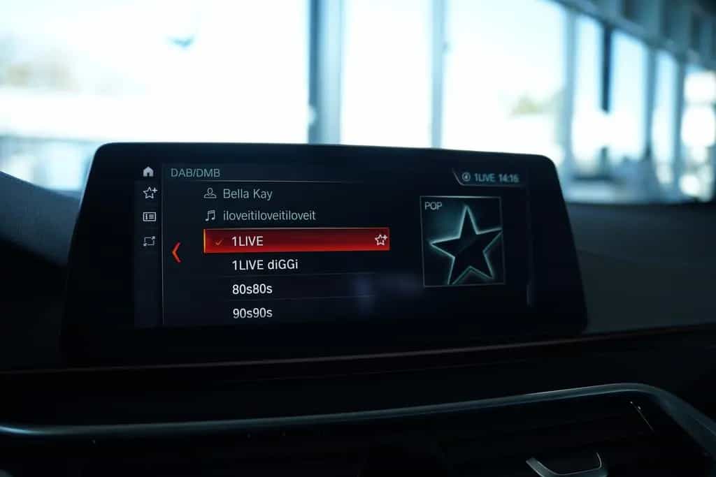 BMW 5 Series 530 i Limousine M Sport *20 *GSD *HK *H-UP*LED* 06/2017-photo-39