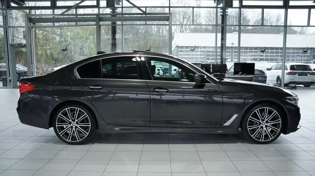BMW 5 Series 530 i Limousine M Sport *20 *GSD *HK *H-UP*LED* 06/2017-photo-6