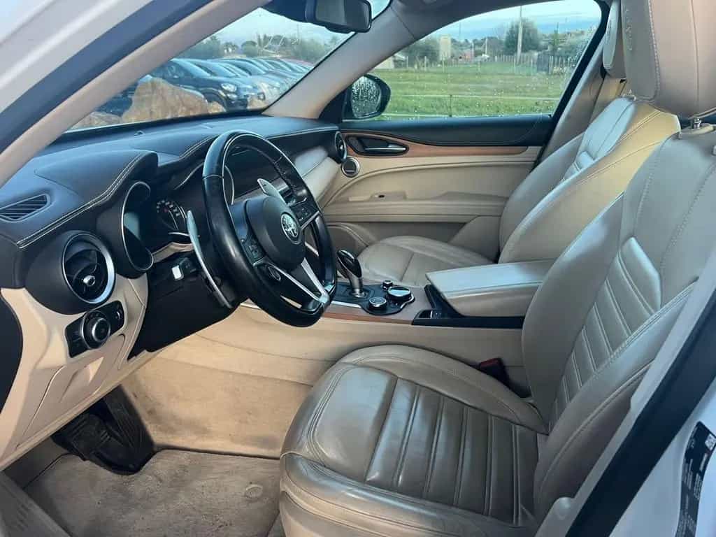 Alfa Romeo Stelvio 2.0 Turbo 280 CV AT8 Q4 Execu 04/2018-photo-9