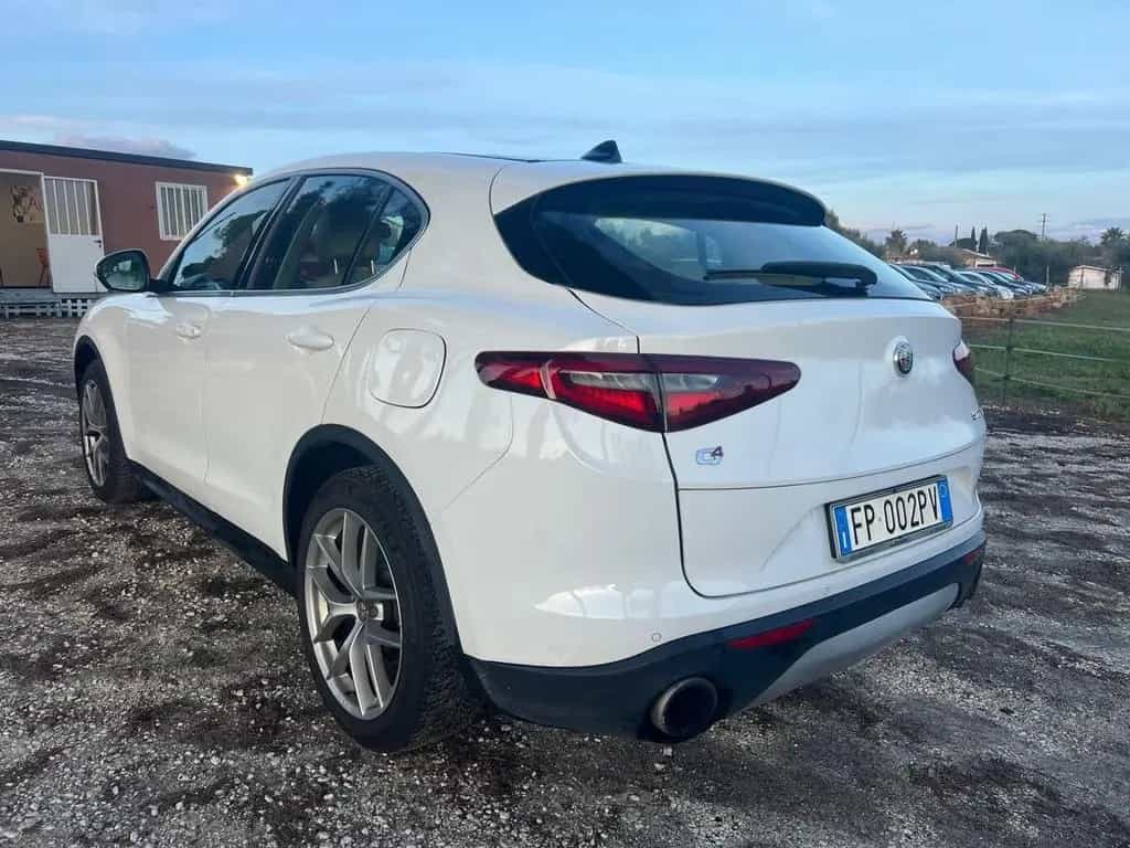 Alfa Romeo Stelvio 2.0 Turbo 280 CV AT8 Q4 Execu 04/2018-photo-3