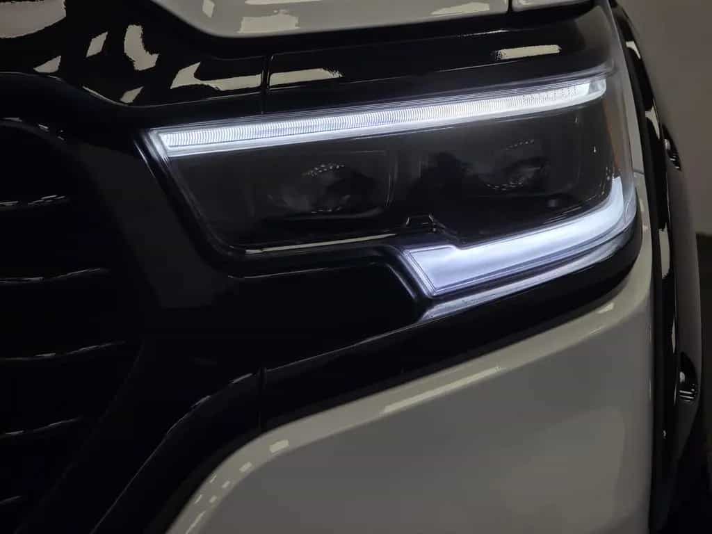 Dodge RAM 5.7 V8 HEMI*Laramie* LED Offroad Garantie 04/2023-photo-13