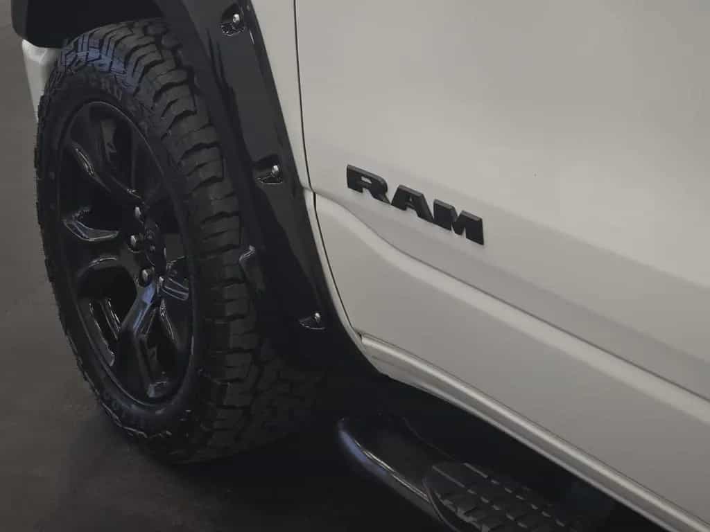 Dodge RAM 5.7 V8 HEMI*Laramie* LED Offroad Garantie 04/2023-photo-14