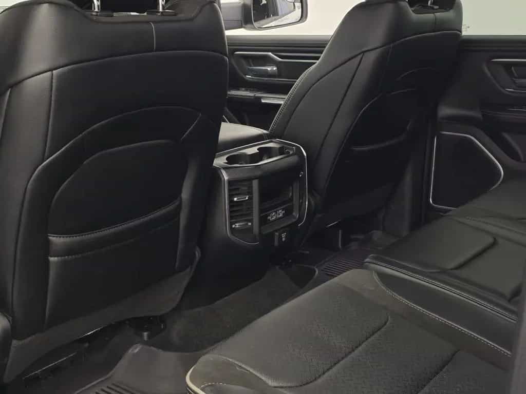 Dodge RAM 5.7 V8 HEMI*Laramie* LED Offroad Garantie 04/2023-photo-30