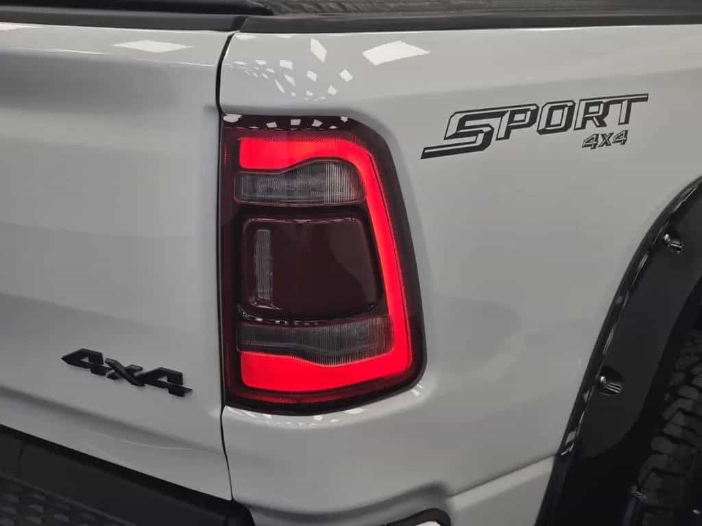Dodge RAM 5.7 V8 HEMI*Laramie* LED Offroad Garantie 04/2023-photo-8