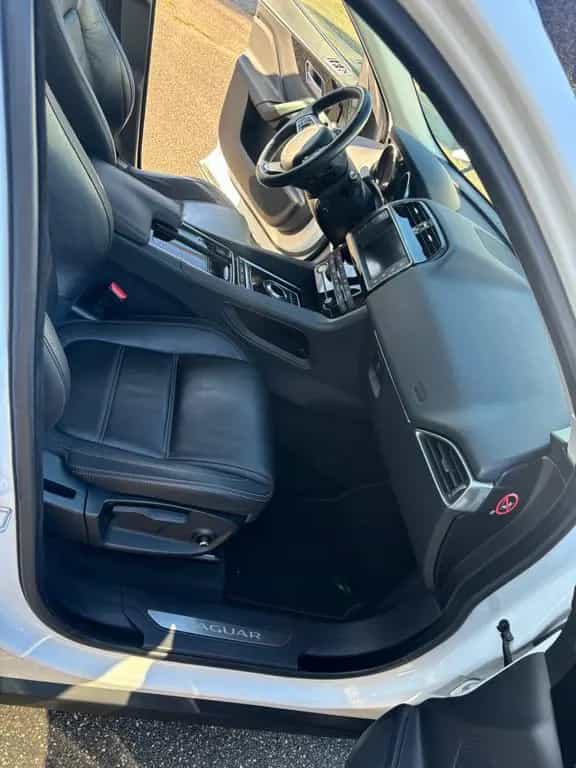 Jaguar F-Pace 30d AWD Portfolio Automatik Portfolio 07/2017-photo-13