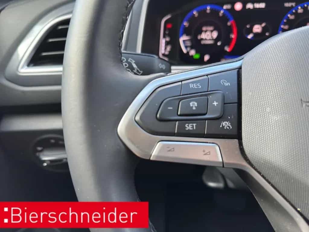 Volkswagen T-Roc 1.5 TSI DSG Style AHK IQ.LIGHT KAMERA NAVI 07/2025-photo-37