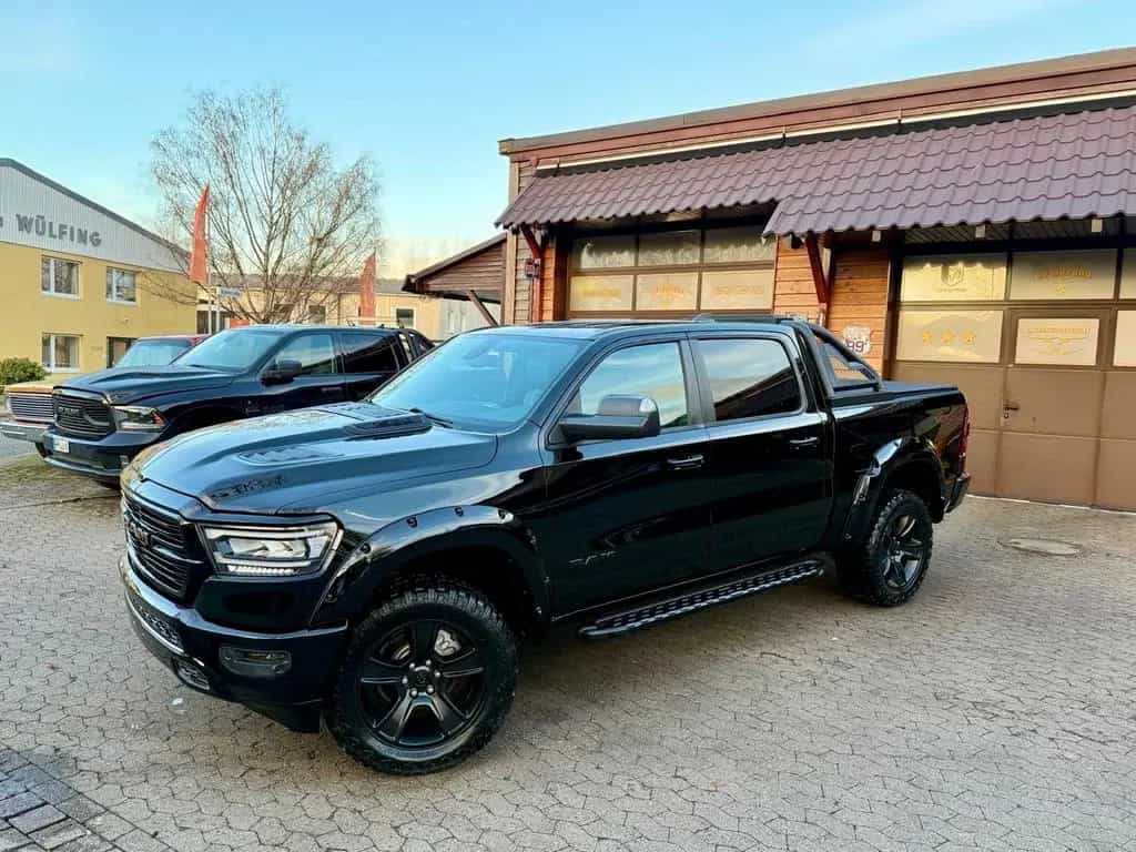 Dodge RAM SPORT*NIGHT*OFFROAD*LIFT*AHK*NAVI*BÜGEL*GARANTIE 04/2021-photo-1