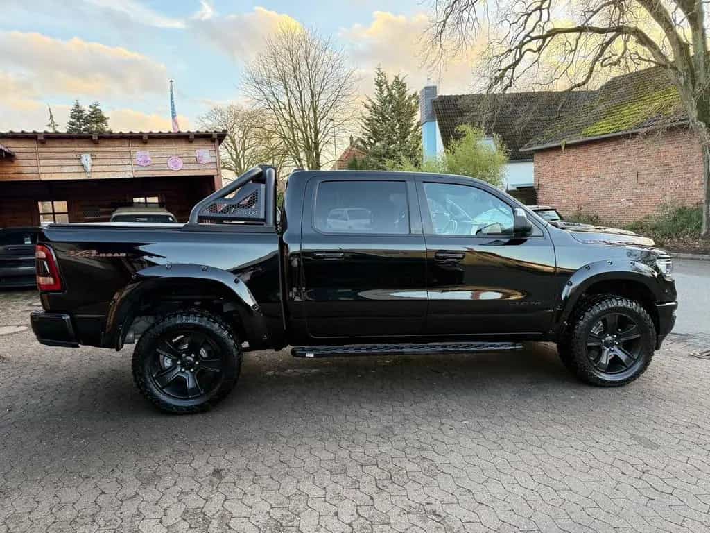 Dodge RAM SPORT*NIGHT*OFFROAD*LIFT*AHK*NAVI*BÜGEL*GARANTIE 04/2021-photo-17