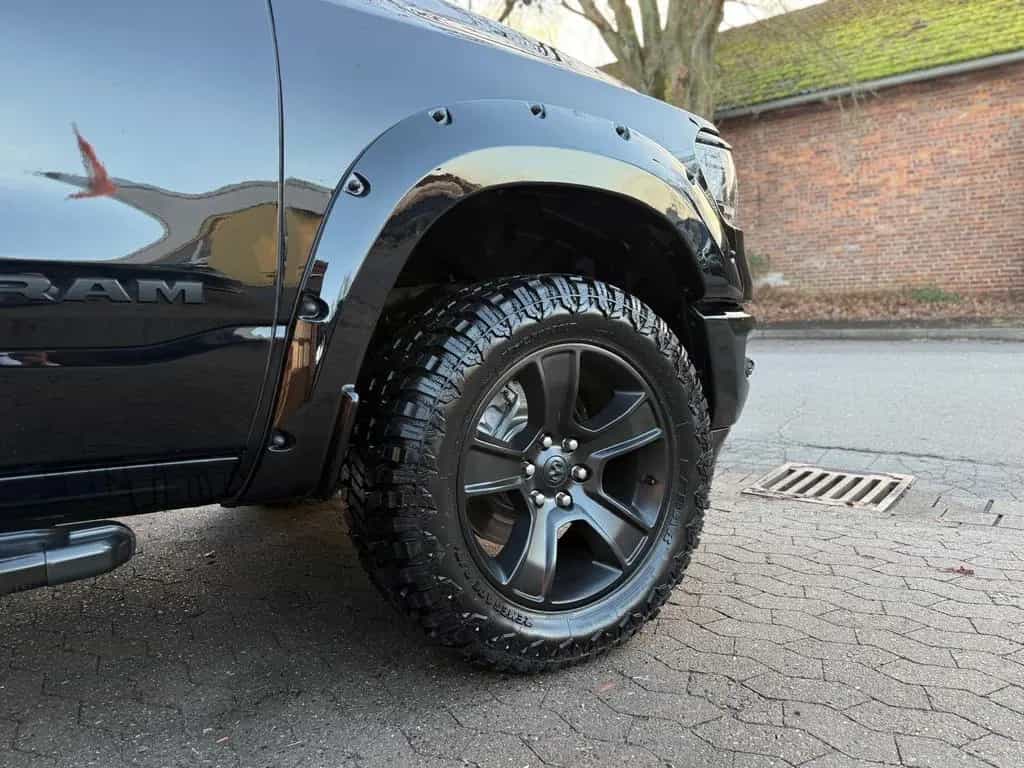 Dodge RAM SPORT*NIGHT*OFFROAD*LIFT*AHK*NAVI*BÜGEL*GARANTIE 04/2021-photo-18