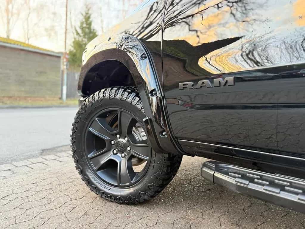 Dodge RAM SPORT*NIGHT*OFFROAD*LIFT*AHK*NAVI*BÜGEL*GARANTIE 04/2021-photo-27