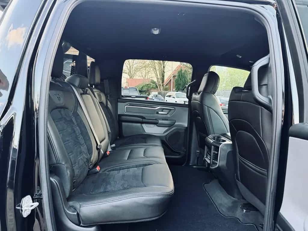 Dodge RAM SPORT*NIGHT*OFFROAD*LIFT*AHK*NAVI*BÜGEL*GARANTIE 04/2021-photo-39
