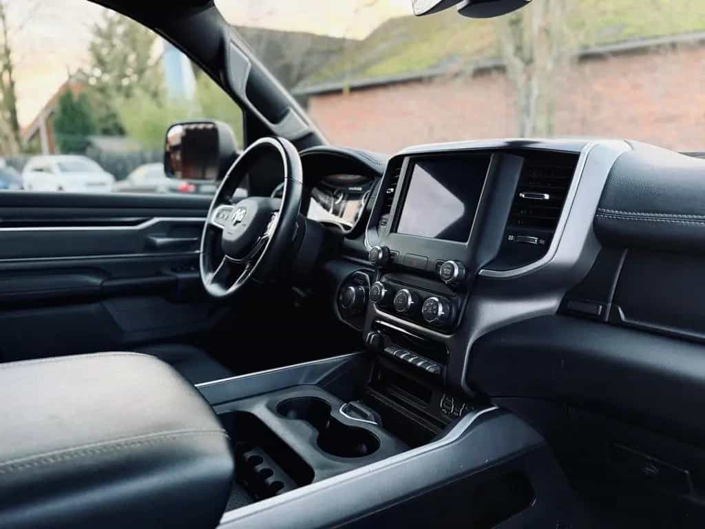 Dodge RAM SPORT*NIGHT*OFFROAD*LIFT*AHK*NAVI*BÜGEL*GARANTIE 04/2021-photo-47