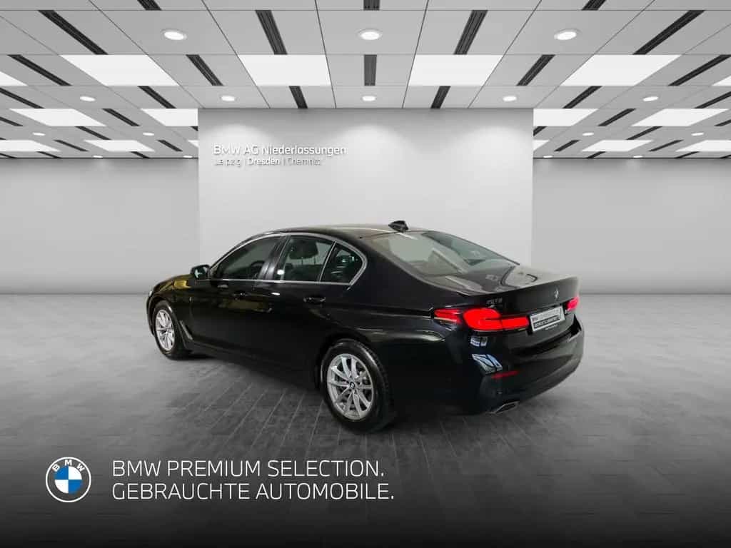 BMW 5 Series 520d xDrive Limousine LiveCockpitProf Head-Up 12/2021-photo-2