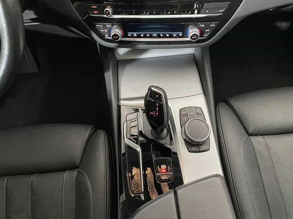 BMW 5 Series 520d xDrive Limousine LiveCockpitProf Head-Up 12/2021-photo-8