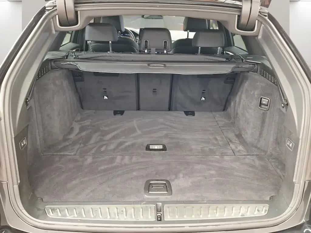 BMW 5 Series d xDrive Touring M Sport LiveCockpitProf 02/2023-photo-10