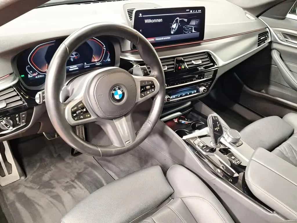 BMW 5 Series d xDrive Touring M Sport LiveCockpitProf 02/2023-photo-3