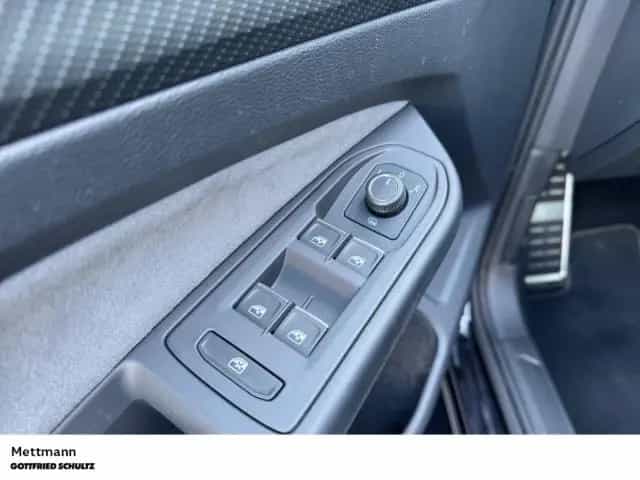 Volkswagen Golf Var. 2.0 TSI R-Line DSG NAVI AHK STHZG LED 11/2022-photo-10